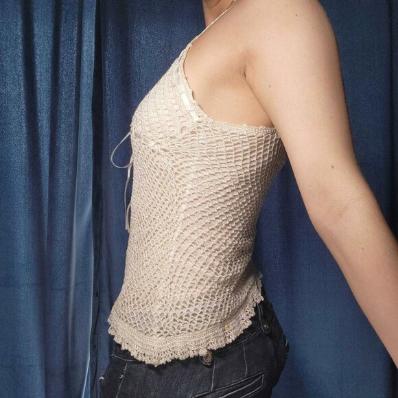 Vintage Y2K white babydoll crochet cami top with a bow - Picture 4 of 12